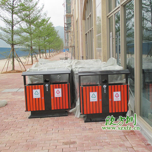 廣州清遠地產物業公司，增添欣方圳鋼木垃圾桶