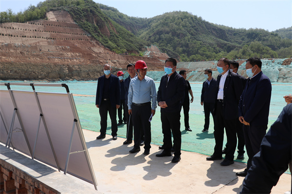 1651893206619050hGtI.jpg 嚴(yán)漢平到國源公司延安垃圾發(fā)電項目現(xiàn)場調(diào)研.jpg