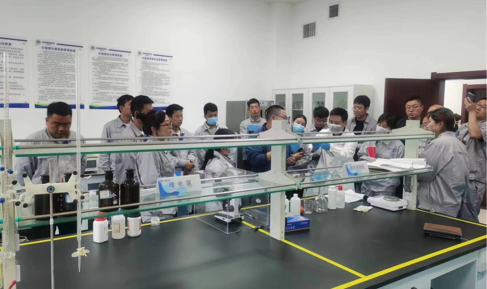 1685408155880209REvJ.jpg 操作流程培訓現場.jpg