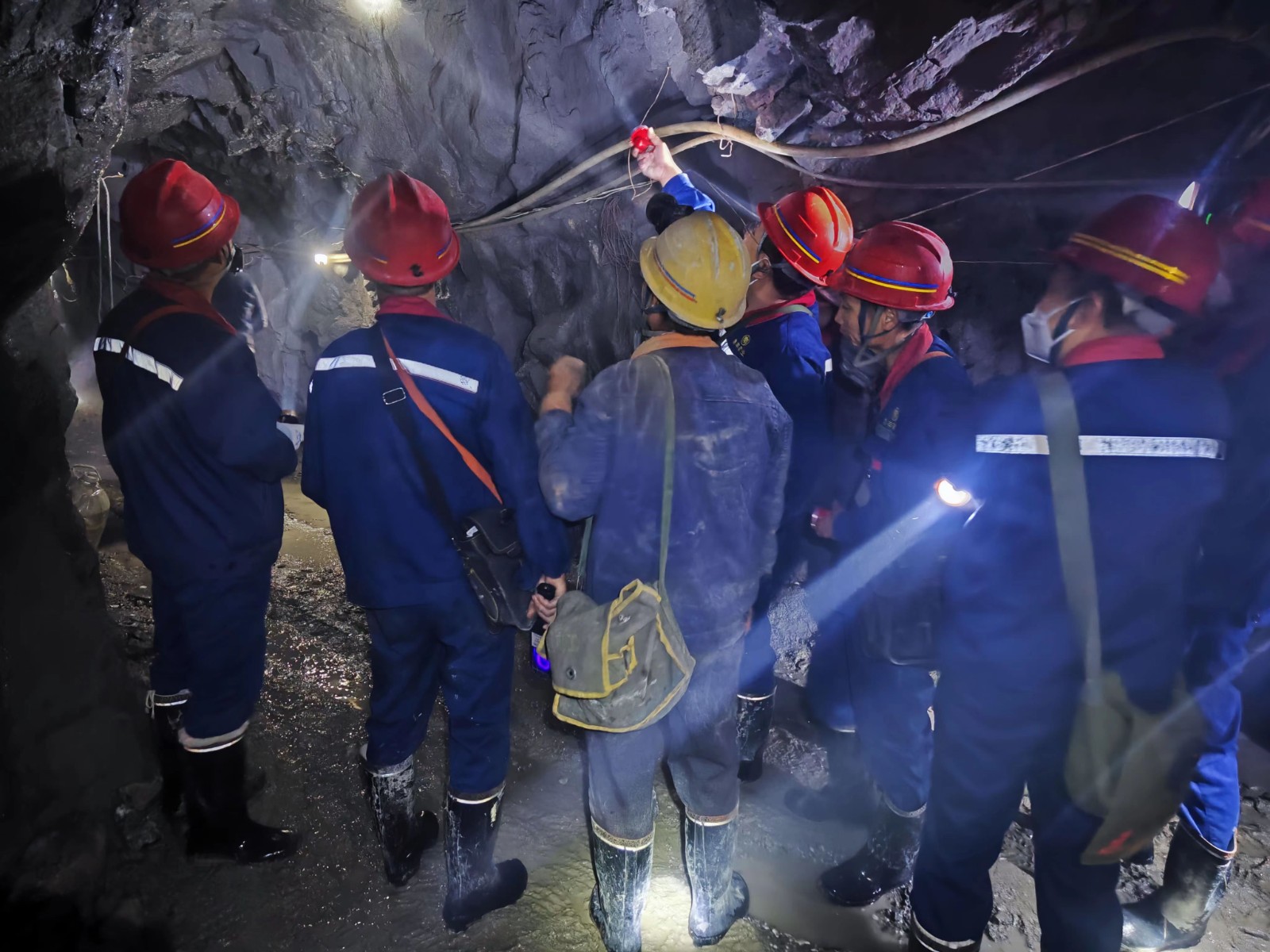 1695694901418907MSDt.jpg 開展“雙節(jié)”前安全大檢查.jpg